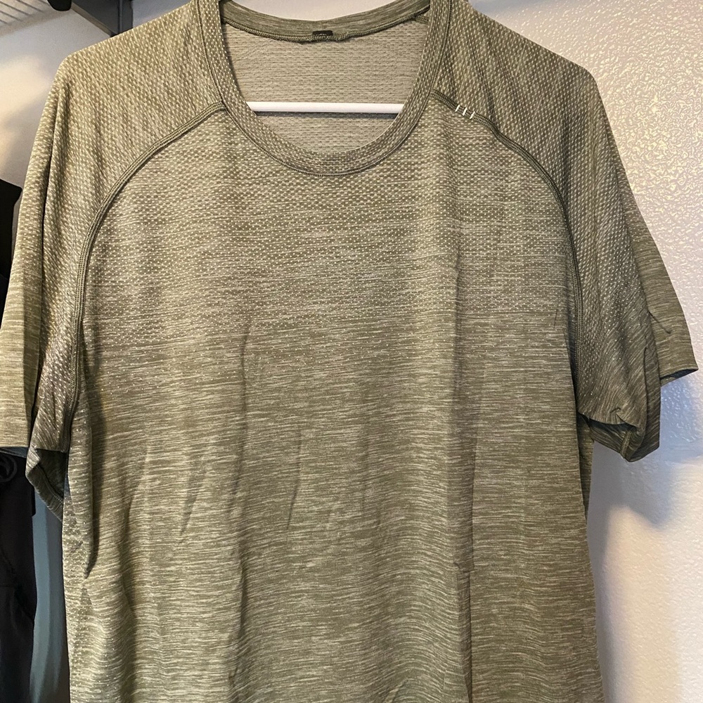 Athletic shirt